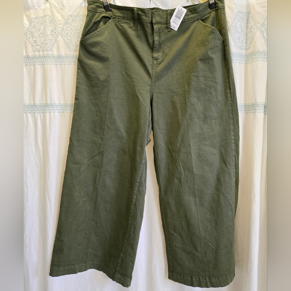 New with tags Green Torrid 22R wide leg pants